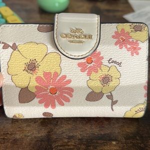 New Coach wallet floral boho medium
